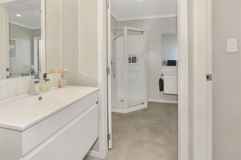 Photo of property in 7 Margaret Shields Avenue, Aotea, Porirua, 5024