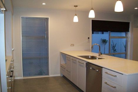 Photo of property in 142a Holly Road, St Albans, Christchurch, 8014