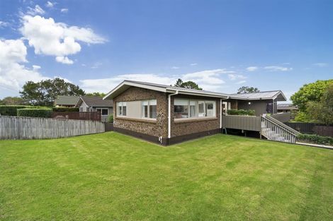 Photo of property in 8 Riviera Place, Hauraki, Auckland, 0622