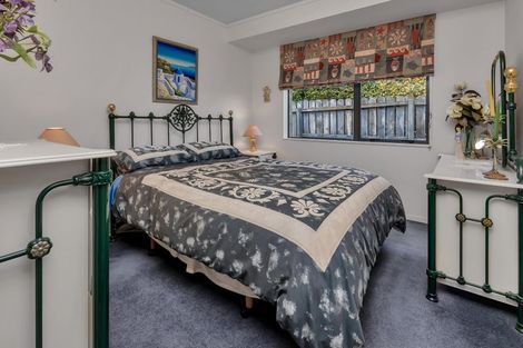 Photo of property in 32 Bermuda Place, One Tree Point, 0118