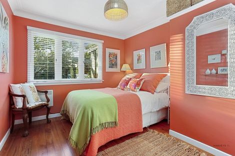 Photo of property in 27 Turanga Road, Henderson Valley, Auckland, 0612