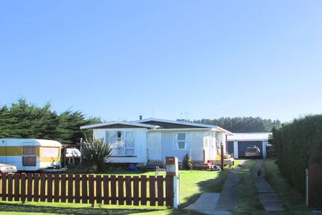Photo of property in 45 Edinburgh Terrace, Foxton Beach, Foxton, 4815