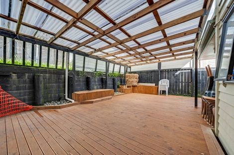 Photo of property in 56 Claverdon Drive, Massey, Auckland, 0614
