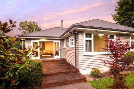 Photo of property in 98 Hamilton Avenue, Ilam, Christchurch, 8041