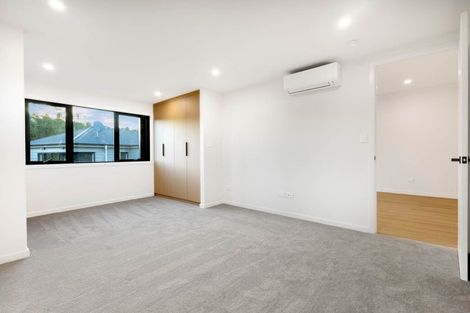 Photo of property in 69b Chivalry Road, Glenfield, Auckland, 0629