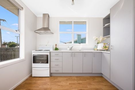 Photo of property in 39 Whanga Crescent, Titahi Bay, Porirua, 5022