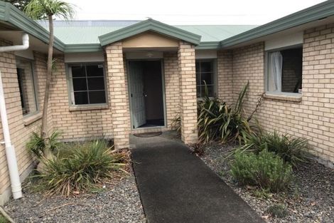Photo of property in 31a Flanshaw Road, Te Atatu South, Auckland, 0610