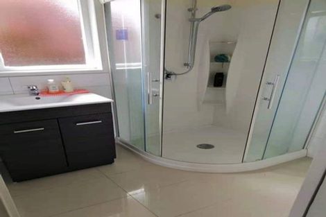 Photo of property in 1/38 Edwards Avenue, Henderson, Auckland, 0610