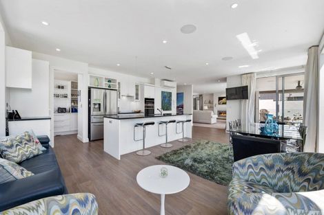 Photo of property in 6d Burford Place, Mellons Bay, Auckland, 2014