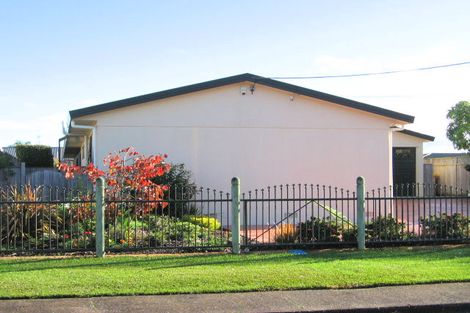 Photo of property in 32 Hatton Road, Orewa, 0931