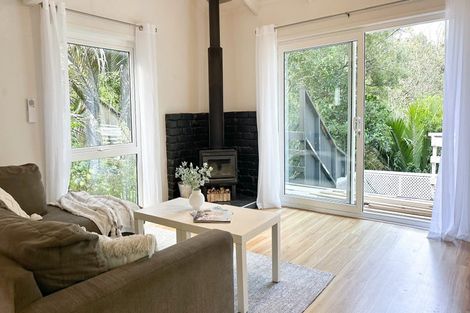 Photo of property in 4 Hiwihau Place, Glenfield, Auckland, 0629