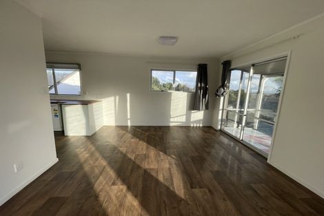 Photo of property in 34 Kingsclere Place, Goodwood Heights, Auckland, 2105