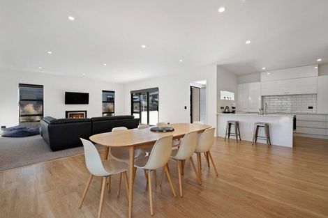 Photo of property in 15 Matipo Street, Wanaka, 9305