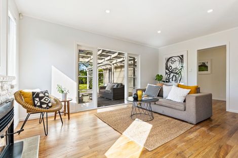 Photo of property in 12 Renata Crescent, Te Atatu Peninsula, Auckland, 0610