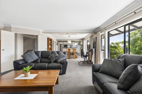 Photo of property in 10 Bungalore Place, Half Moon Bay, Auckland, 2012