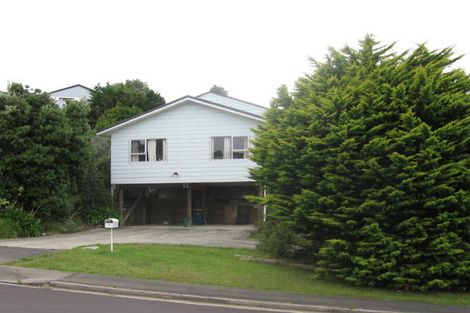 Photo of property in 9 Atlantis Place, Totara Vale, Auckland, 0629