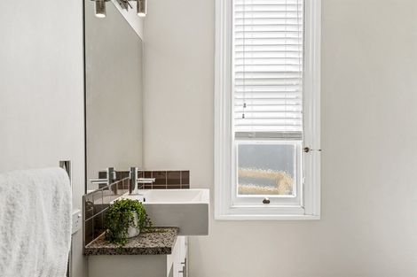 Photo of property in 96 Calliope Road, Stanley Point, Auckland, 0624