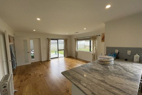 Photo of property in 77 Grenada Drive, Grenada Village, Wellington, 6037