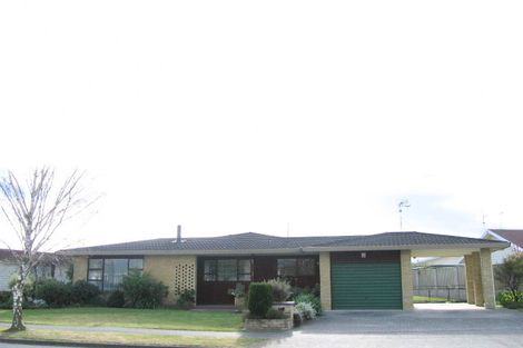 Photo of property in 32 Perry Crescent, Greenmeadows, Napier, 4112