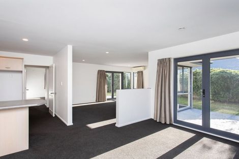 Photo of property in 137 Kotuku Crescent, Woolston, Christchurch, 8023