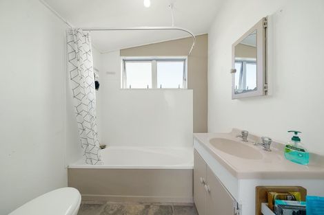 Photo of property in 18a Shortt Street, Foxton Beach, Foxton, 4815