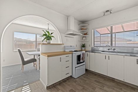 Photo of property in 16 Palmer Place, Parkvale, Hastings, 4122