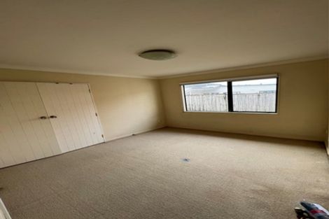 Photo of property in 1 Killybegs Drive, Pinehill, Auckland, 0632