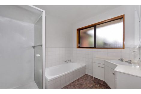 Photo of property in 2/30 Jennifer Street, Bryndwr, Christchurch, 8053