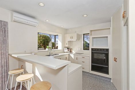 Photo of property in 1 Audley Gate, Avonhead, Christchurch, 8042