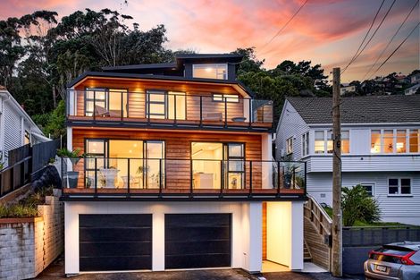 Photo of property in 11a Cavendish Square, Strathmore Park, Wellington, 6022