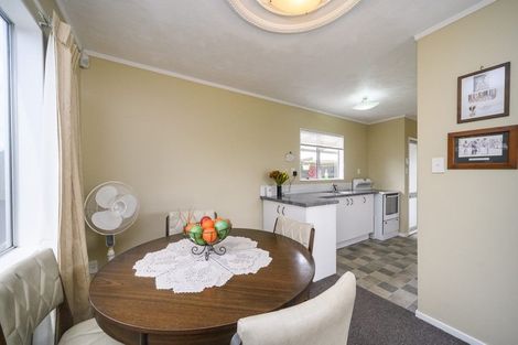 Photo of property in 17 Cargill Grove, Kelvin Grove, Palmerston North, 4414