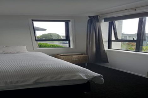 Photo of property in 17 Discovery Place, Marfell, New Plymouth, 4310