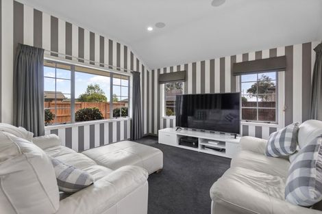 Photo of property in 17 Farleigh Close, Huntington, Hamilton, 3210