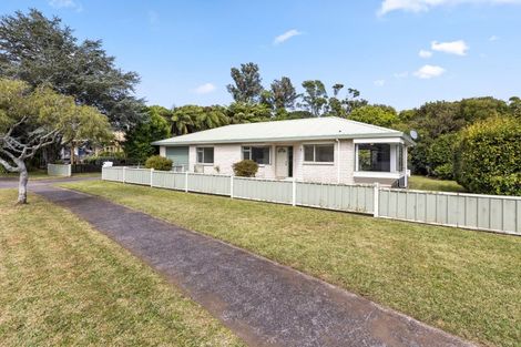 Photo of property in 16 Hickford Place, Okato, 4335