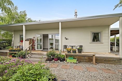 Photo of property in 8 Cross Street, Coalgate, 7673