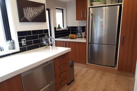 Photo of property in 5 West Harbour Drive, West Harbour, Auckland, 0618