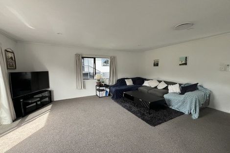 Photo of property in 58 Albatross Close, Whitby, Porirua, 5024