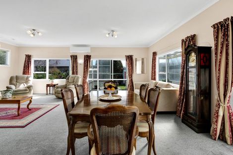 Photo of property in 17 Albion Street, Hawera, 4610