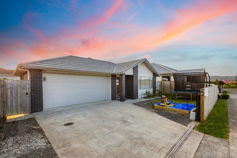Photo of property in 15 Moemoea Avenue, Kumeu, 0810