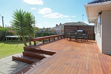 Photo of property in 3 Brookfield Road, Te Atatu Peninsula, Auckland, 0610