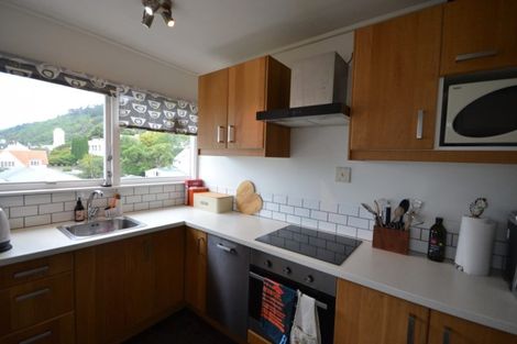 Photo of property in Newman Court Apartments, 2 Newman Terrace, Thorndon, Wellington, 6011