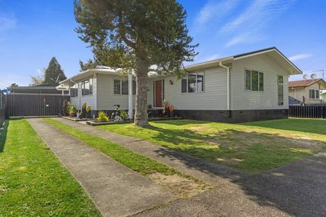 Photo of property in 74 Oakfield Crescent, Pukete, Hamilton, 3200