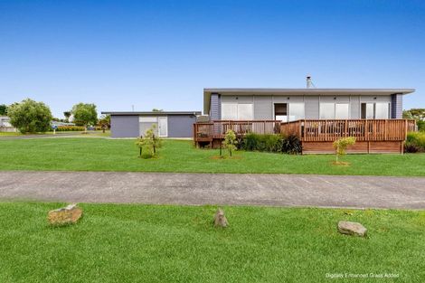 Photo of property in 24 Omana Avenue, Shelly Beach, Helensville, 0874