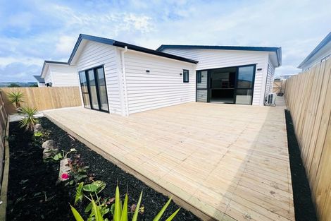 Photo of property in 17 Cronshaw Road, Karaka, Papakura, 2113