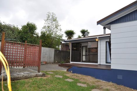 Photo of property in 2/36 Hillcrest Avenue, Hillcrest, Auckland, 0627