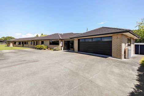 Photo of property in 52 School Road, Riverhead, 0820