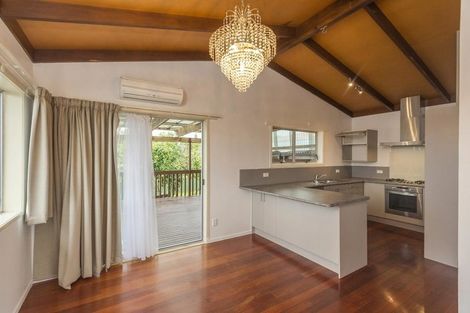 Photo of property in 17 Domain Road, Glenfield, Auckland, 0629