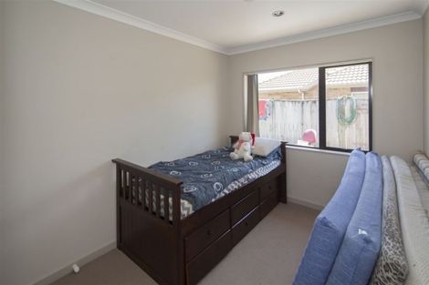 Photo of property in 2b Waikaukau Road, Glen Eden, Auckland, 0602