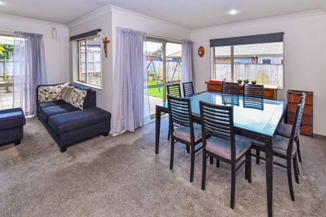 Photo of property in 20 Aberdeen Crescent, Wattle Downs, Auckland, 2103