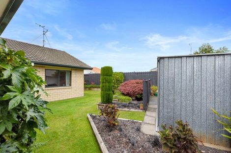 Photo of property in 2 Burnt Oak Drive, Pyes Pa, Tauranga, 3112